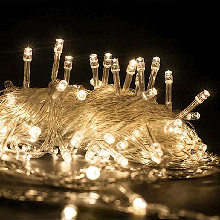 Luci a LED per Natale: come illuminare le feste senza pesare sulla bolletta